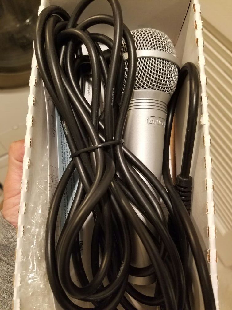 Shure C607 microphone...not headphones, ear buds.