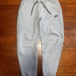 Grey Heather Nike Tech Fleece Size Medium 