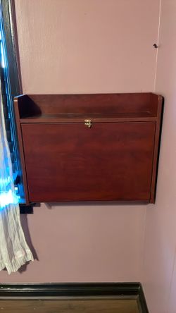 FREE Floating wooden wall mounted desk