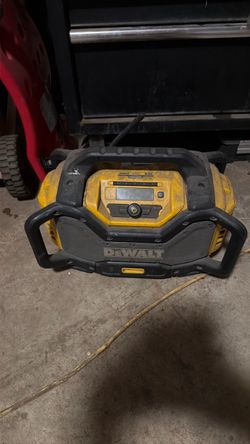 Dewalt Radio and battery charger