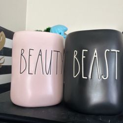 Rae Dunn mugs
