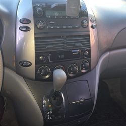 2006 toyota sienna 2WD