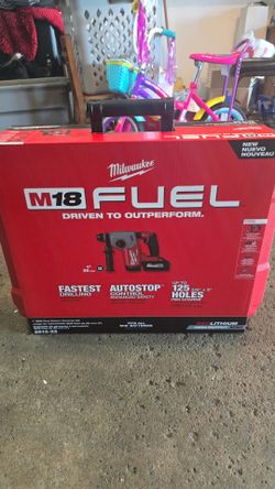 Milwaukee M18 FUEL 18-Volt Lithium-Ion Brushless 1 in. Cordless SDS-Plus Rotary Hammer Kit.