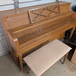 Piano Hobart 