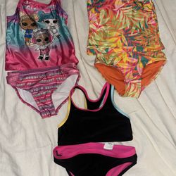 Girls swimsuit 