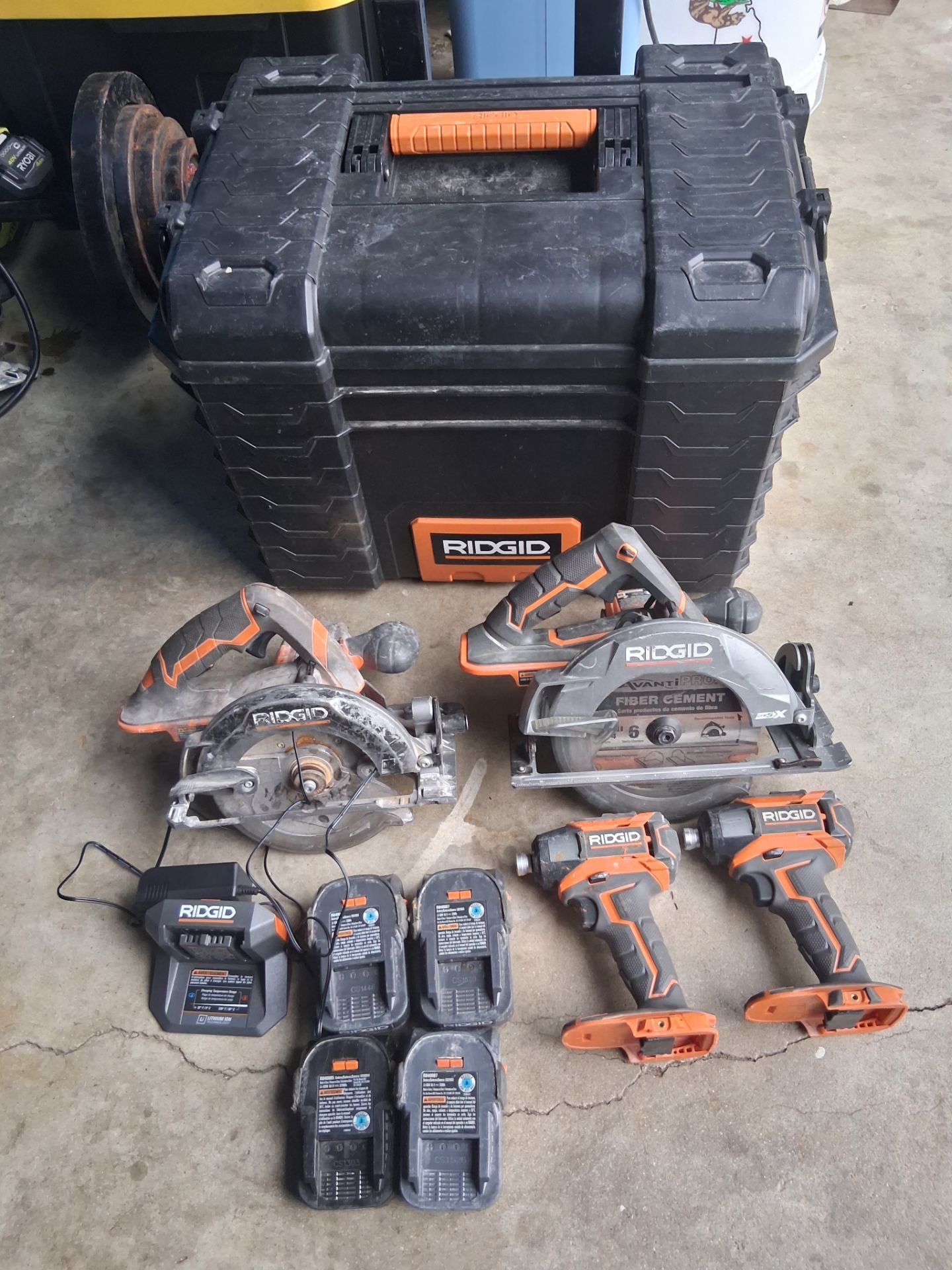 Ridgid 18v power tools and tote