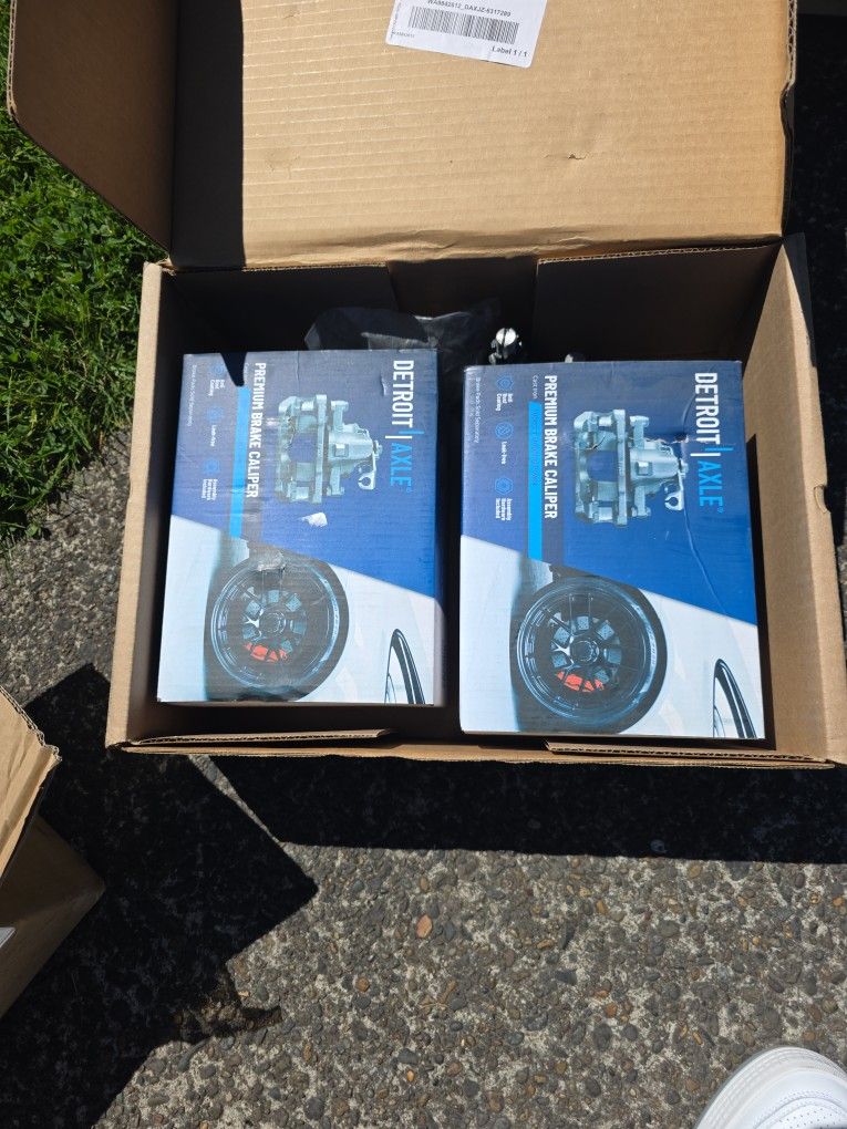 New BRAKE Caliber 2002 to 2007 GMC ENVOY AND CHEVY TRAILBLAZERS