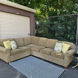 Sectional Couch-Free Delivery 