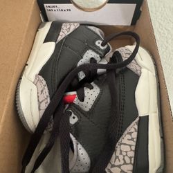 Size 2C : Jordan 3 Black Cement (baby Shoes)