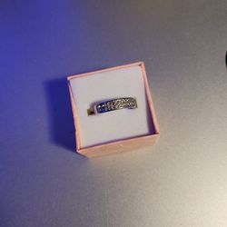 Lady's Ring / Band Size 7