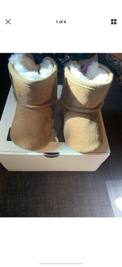 UGG Jesse Bow Chestnut Booties Size 0/1 XS pink leather bow