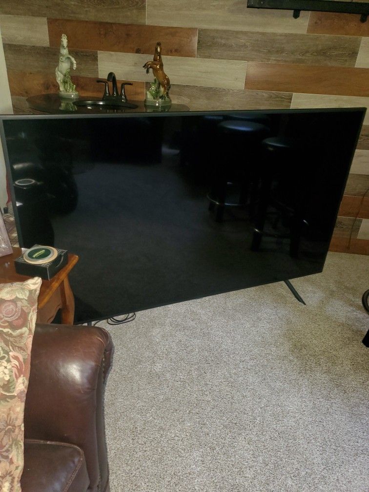 Free Samsung 75" TV Back Lighting Went Out Good For Parts