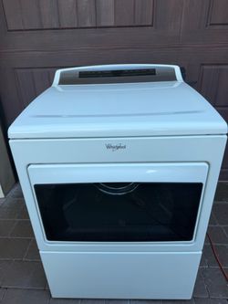 LIKE NEW WHIRLPOOL DRYER