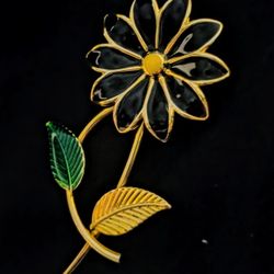 Daisy Brooch
