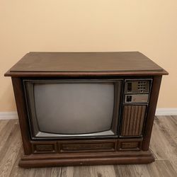 Classic 1970s RCA Television 