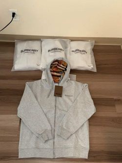 Burberry Hoodie *Grey*