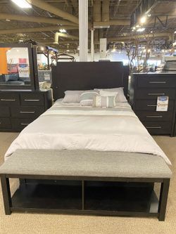 Queen Bedroom Set