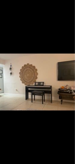 Yamaha Digital Piano with seat