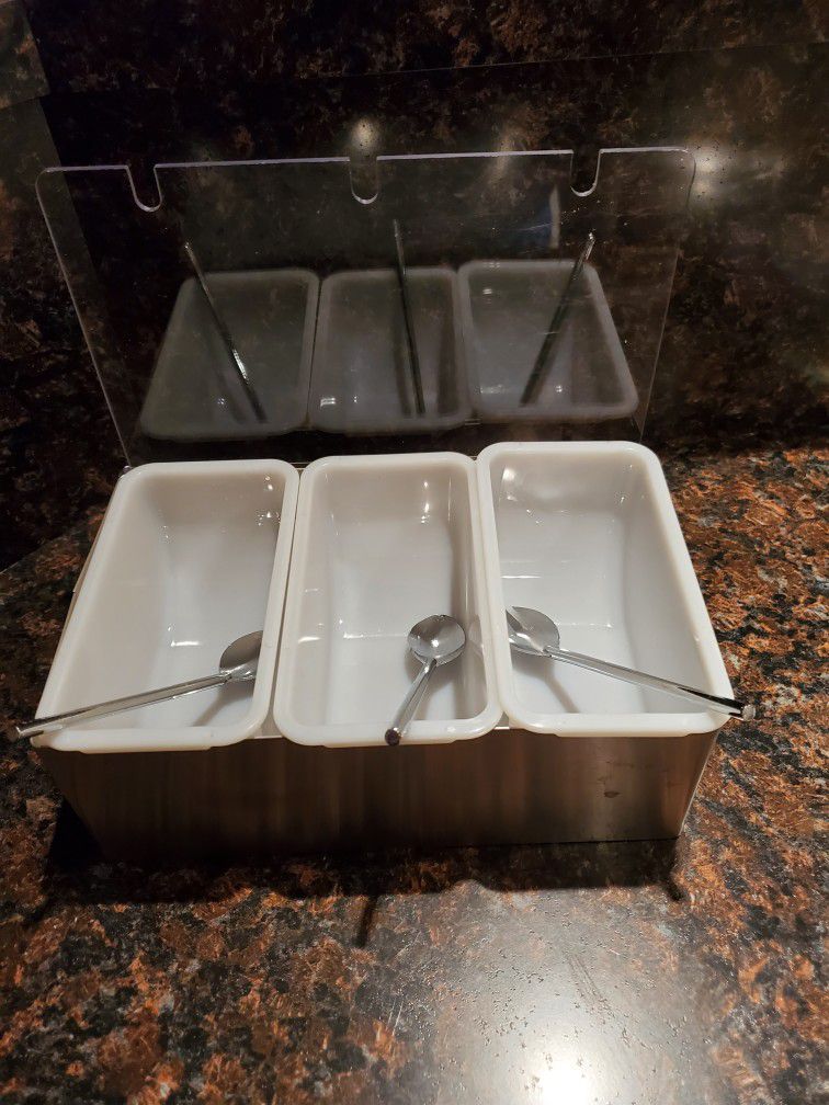 Rectangle Tray With Spoons