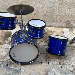 Gammon percussion drum set