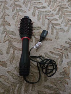 REVLON One-Step Volumizer Plus Hair Dryer and Styler 2.4 in Barrel black