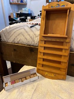 Winnie the Pooh wooden calendar missing plates