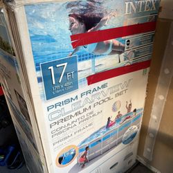 17ftx48in Pool NEW!!