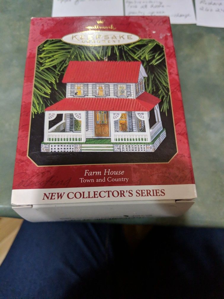 1999 Hallmark Farm House Ornament