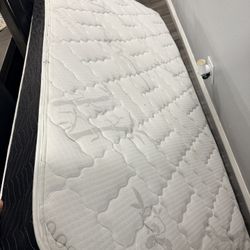FREE !!! Full Size Mattress 