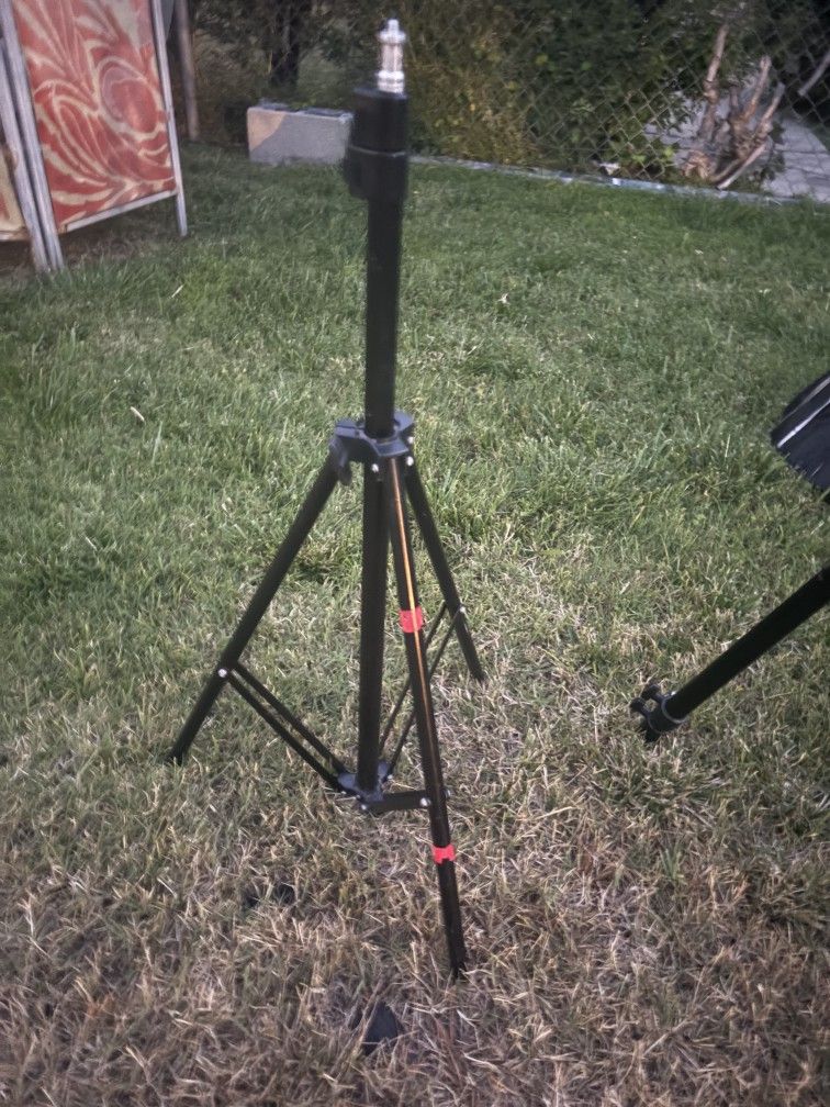 TRIPOD