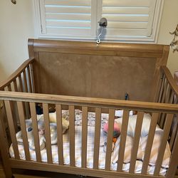 Crib With Breathable Mattress