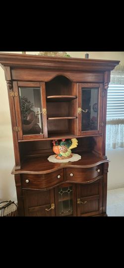 China hutch quality sturdy wood