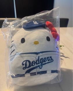Hello Kitty LA Dodgers Squishmallow Plushy SGA