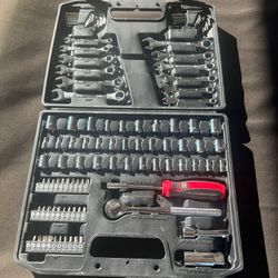   113 Piece Mechanics Tool Set SAE & MM  NEW still available