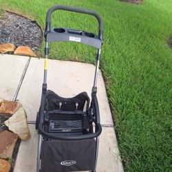 Graco Carseat,stroller and base 