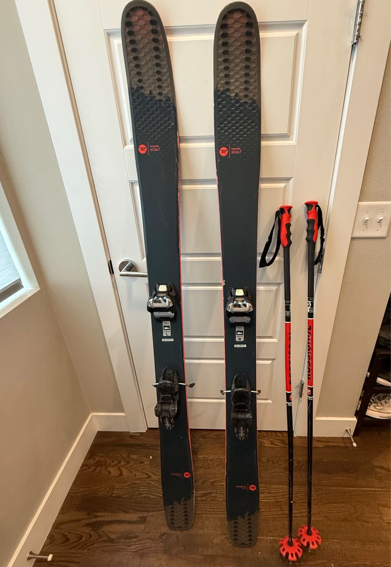 (Used) Rossignol Soul 7 Skis 172cm with Marker Griffon Sole ID Bindings + Rossignol 50in Poles.