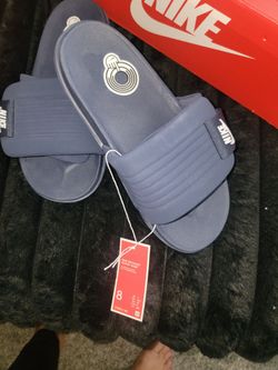 Mens Nike slides size 8 brand-new