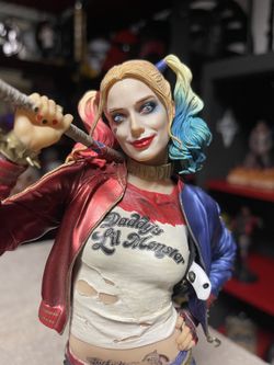 SUICIDE SQUAD HARLEY QUINN STATUE / CANCER PATIENT NEEDS TO SELL!