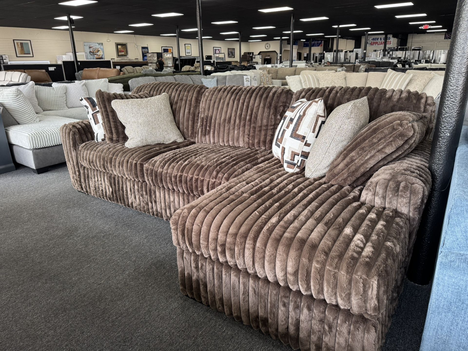 Midnight Madness Sectional. 🚚WE DELIVER🚚