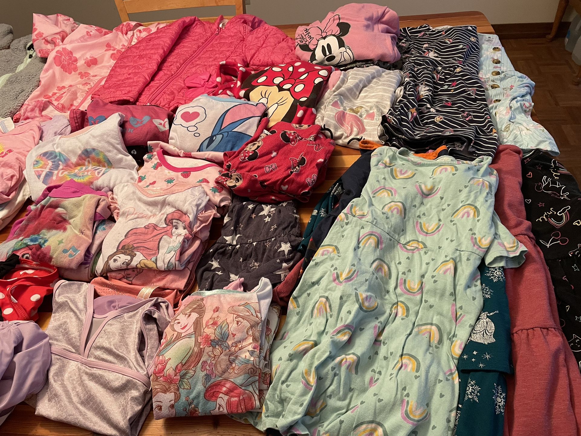 Lot Of Girl’s Clothing (mostly size 6)