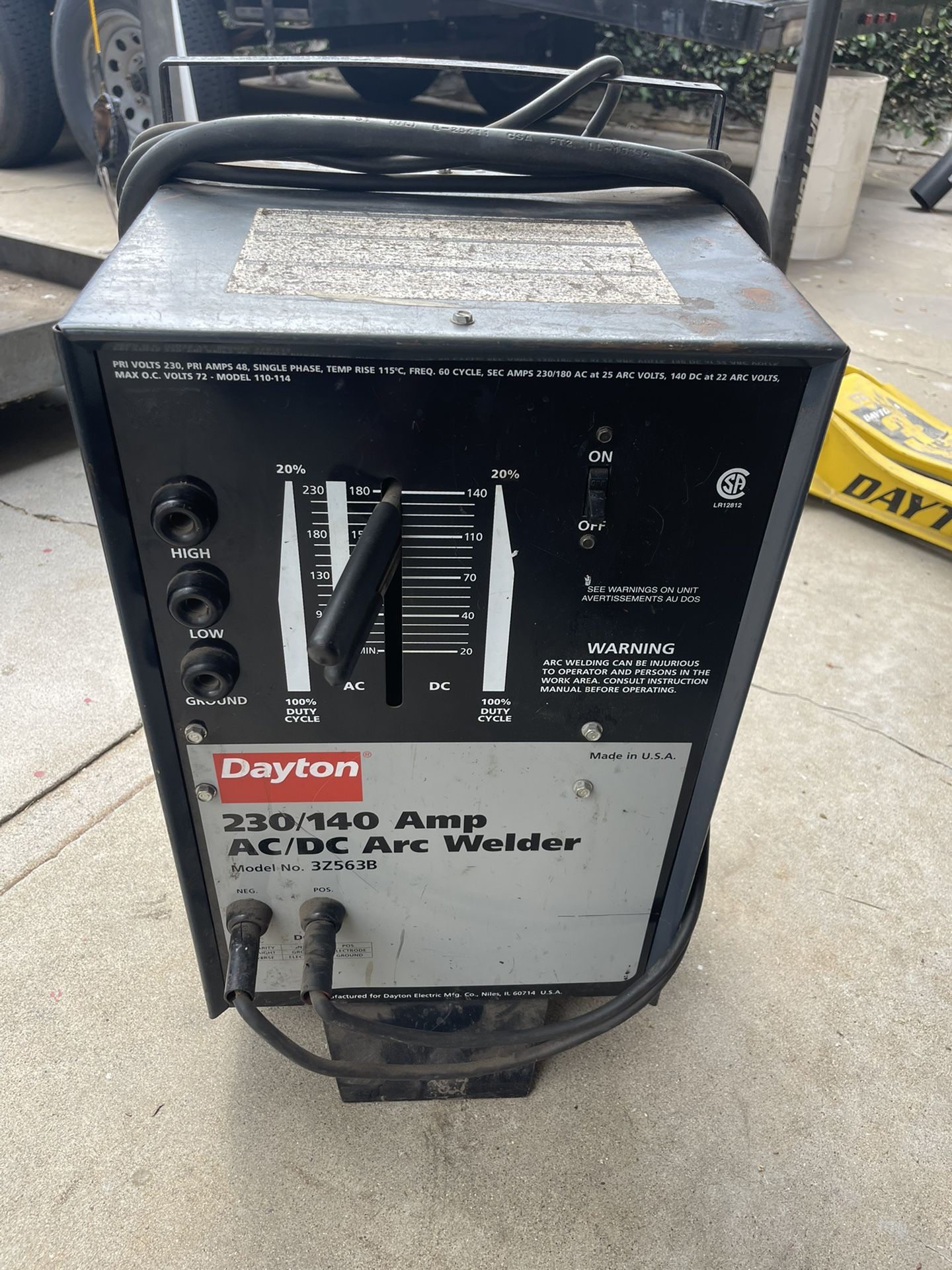 Dayton 230/140 Amp AC/DC Arc Welder Model No 3Z563B
