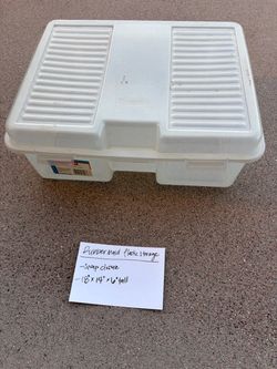 Rubbermaid Plastic Storage Box with Snap Closure