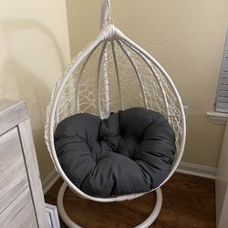 Egg Chair  125’ Pounds 