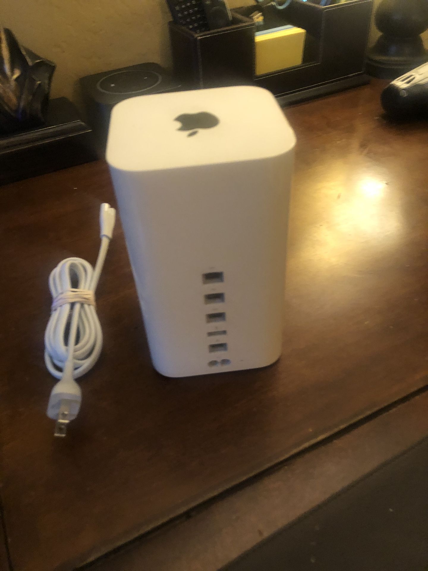 Apple Airport Time Capsule 2Tb WiFi Router