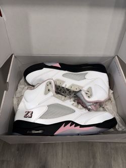 Jordan 5 medium soft pink Sz 12