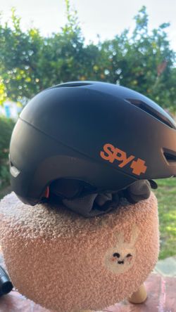 Spy helmet adjustable to size