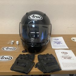 Arai Quantum/f helmet w/gloves
