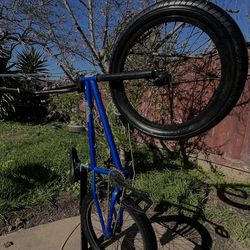 Elite stealth Bmx Bike Include With Bike Stand