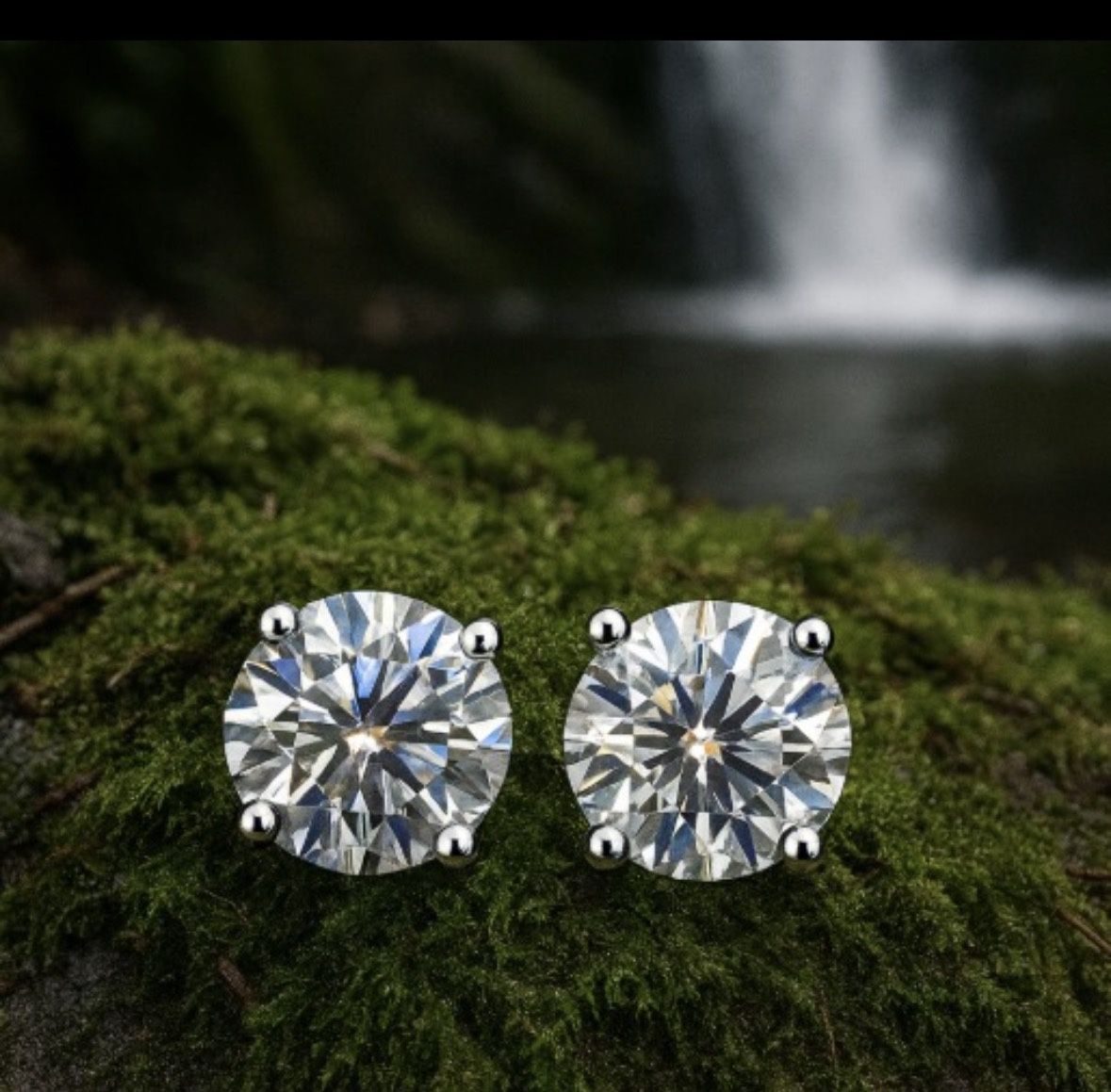 MOISSANITE STUD EARINGS