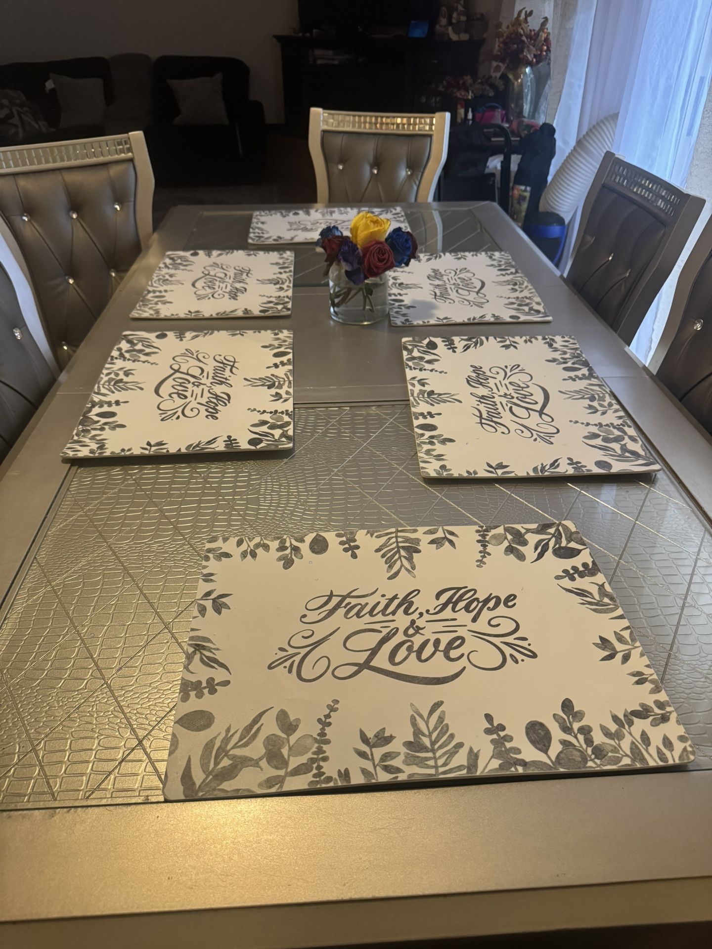 Modern Dinning Table With Chairs